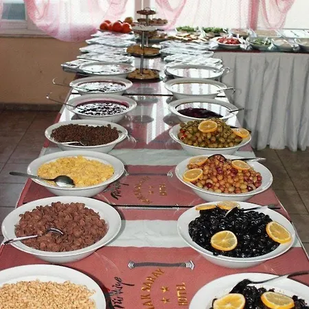 Saray Szálloda